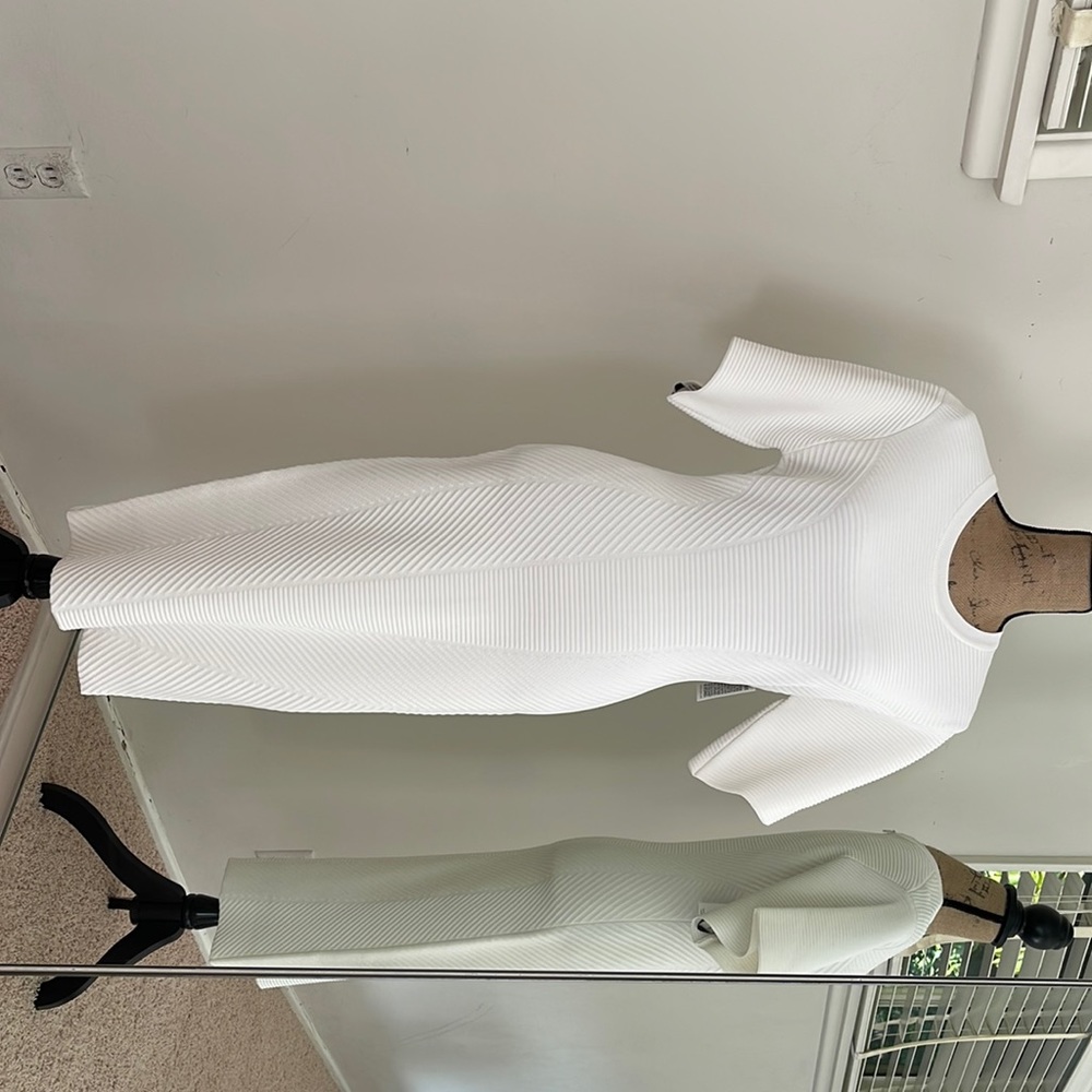 White body-con Herve lever dress size L , it runs small